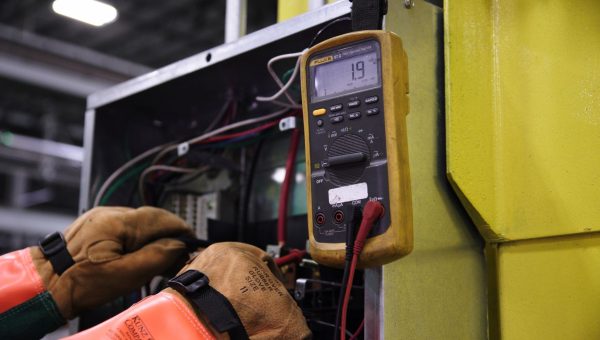 Électricien en intervention, compétences transférables au diagnostic